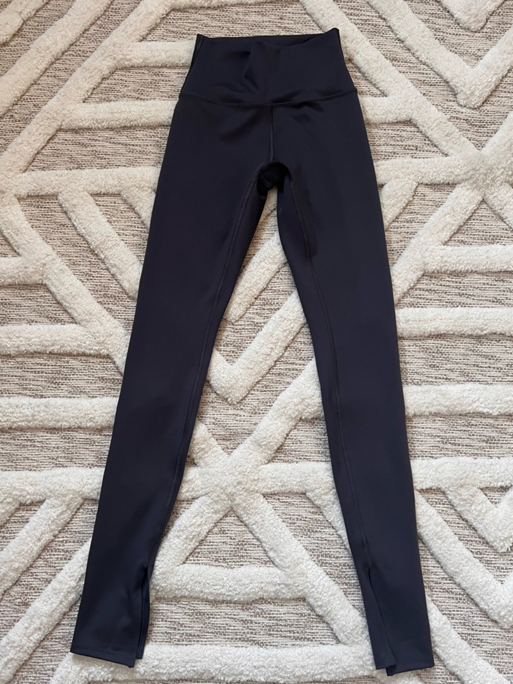 ALO Yoga Airlift High-Waist Elongated split Hem Legging XS grey/anthracite